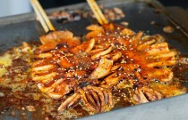 烤魷魚做法：如何烤出嫩滑多汁的燒烤魷魚？