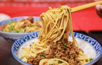 重慶小面做法配方全解析！從面條到醬料，手把手教你做出地道美味