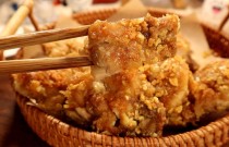 夫妻擺攤賣炸雞，日入 1788？秘訣藏在分工里？
