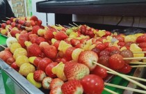 想學(xué)冰糖葫蘆去哪里學(xué)？一串糖果撐起童年回憶，學(xué)技術(shù)比加盟更靠譜！