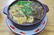 砂鍋米線湯料配方怎么做？濃香鮮味才是靈魂，教你從湯底到出餐全流程！