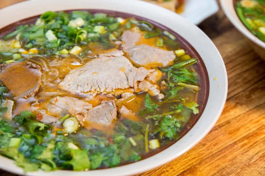 牛肉湯店投資費用詳細分析，如何降低成本提高利潤？