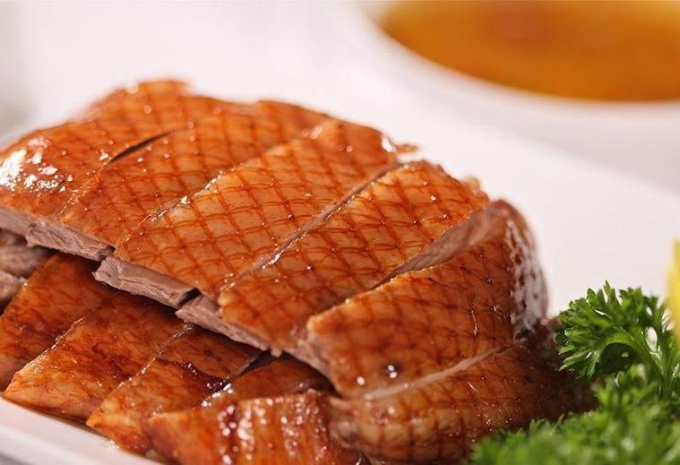 北京烤鴨學(xué)費(fèi)多少錢(qián)？學(xué)會(huì)這幾個(gè)要點(diǎn)，學(xué)費(fèi)根本不成問(wèn)題！