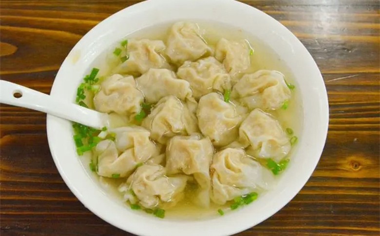 想學(xué)做餛飩？湯鮮皮薄餡多，餛飩培訓(xùn)基地竟能帶來這些驚喜！