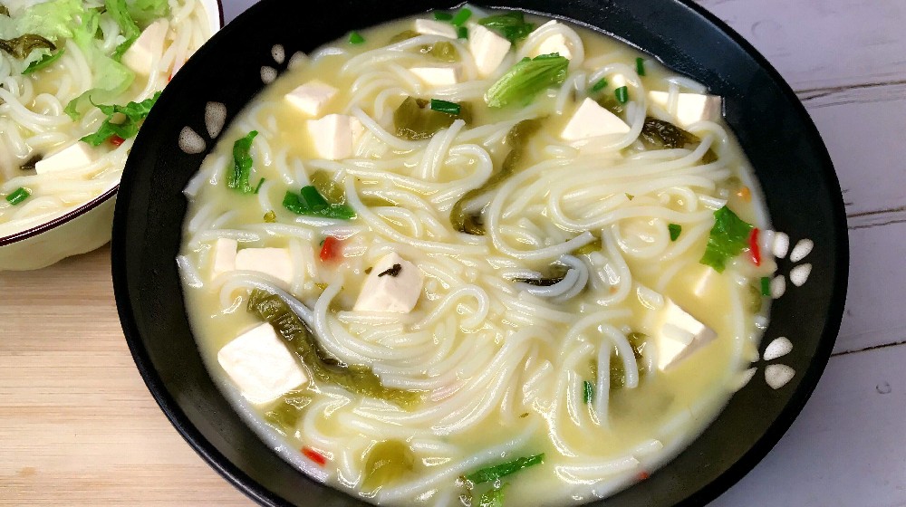 想學做正宗魚粉？手把手教你配料與烹飪技巧