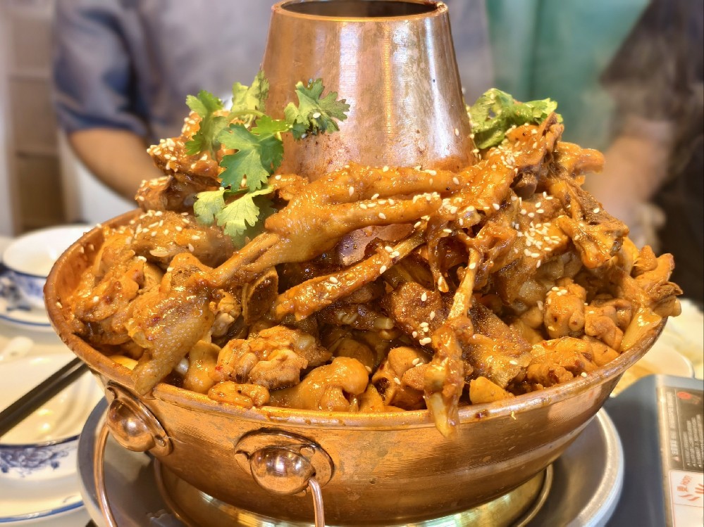 想開火鍋雞加盟店連鎖？學(xué)會(huì)這些關(guān)鍵技巧，成功創(chuàng)業(yè)無憂！