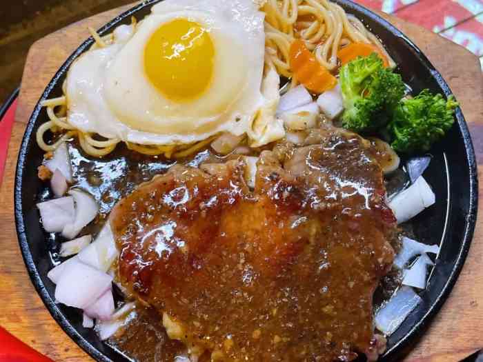 地攤牛排哪里學？餐飲行業5大培訓真相曝光，選擇不當可能讓你“虧”大了！