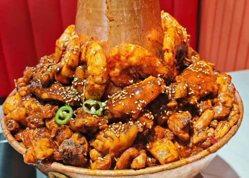 老滄州火鍋雞加盟費(fèi)多少?內(nèi)幕揭秘:加盟和學(xué)技術(shù)哪個(gè)更劃算?