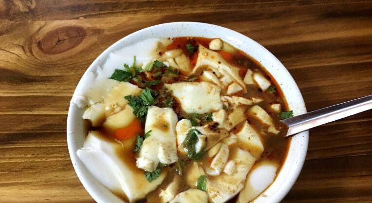 一斤豆子出幾碗豆腐腦?學技術真輕松,小本起步也能賺!