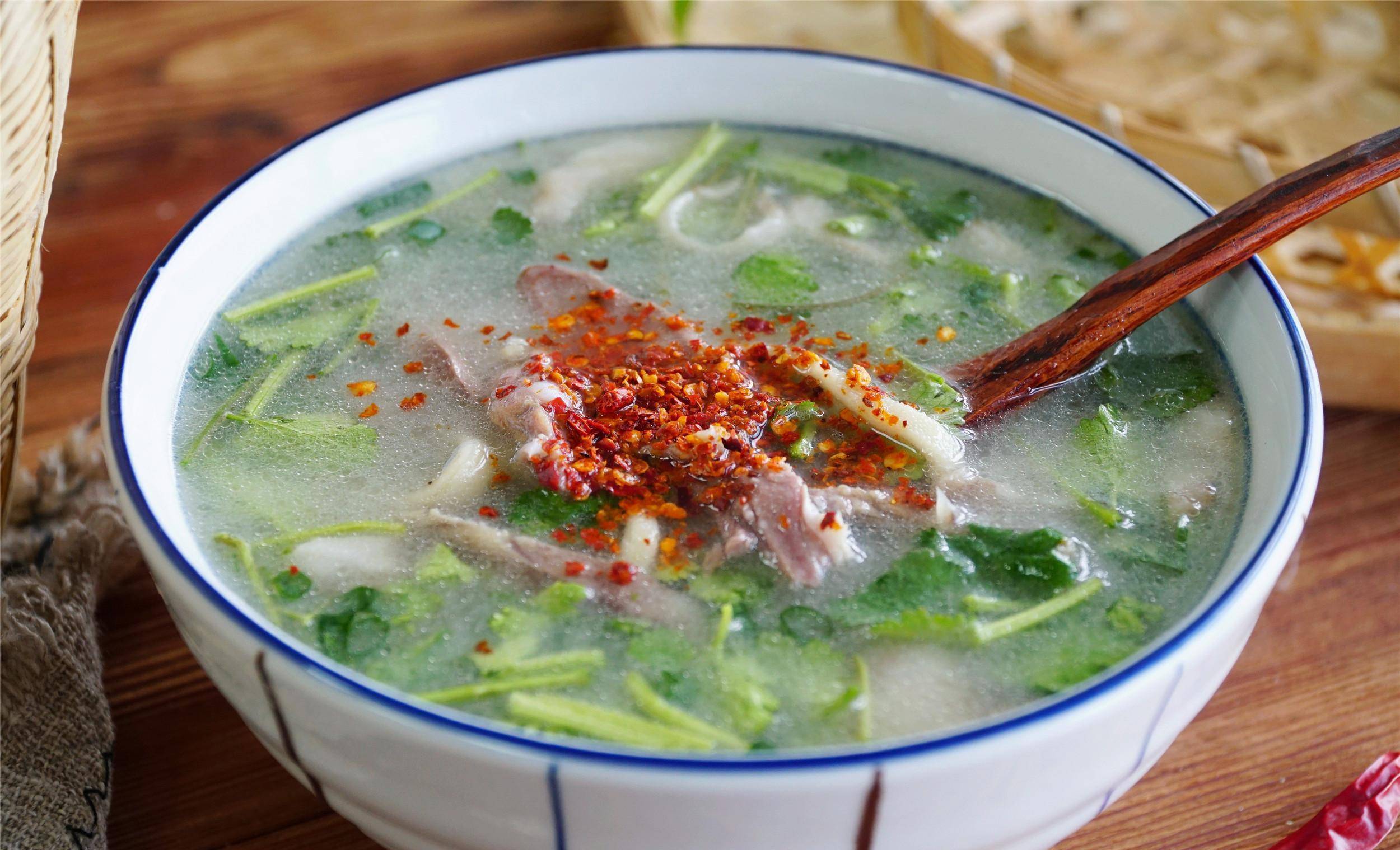 開個單縣羊肉湯掙錢嗎？掌握這幾點(diǎn)技巧，味道穩(wěn)、客源足、生意自然來！