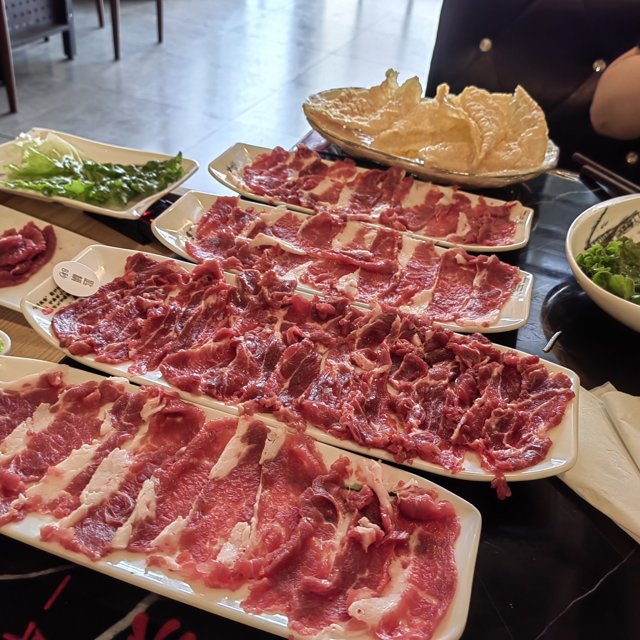 牛肉火鍋怎么做才算正宗？掌握刀工與湯底秘訣，新手也能輕松出精品！