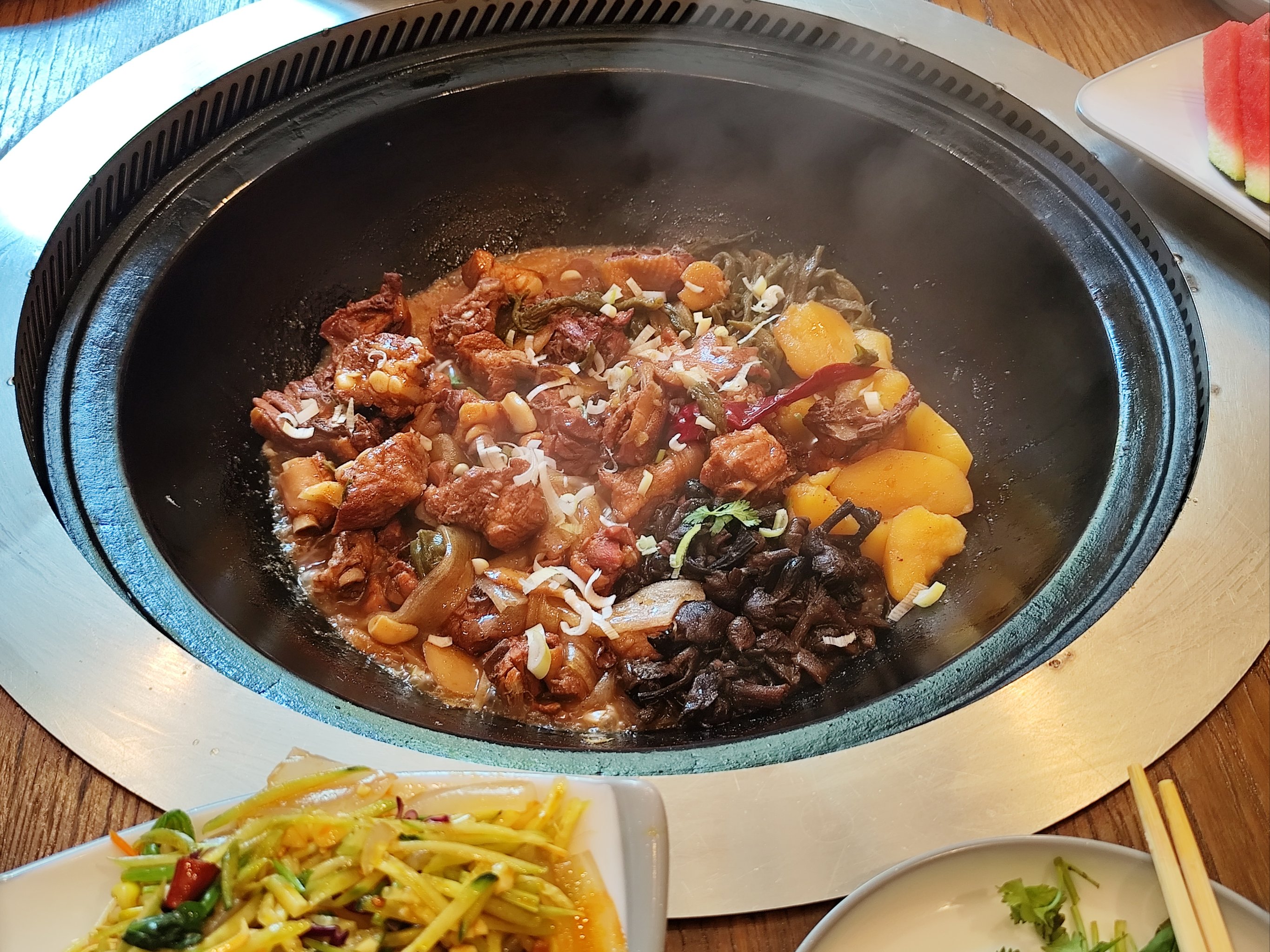 鐵鍋燉利潤高嗎？看似一鍋燉萬物，背后門道多得超出你想象！