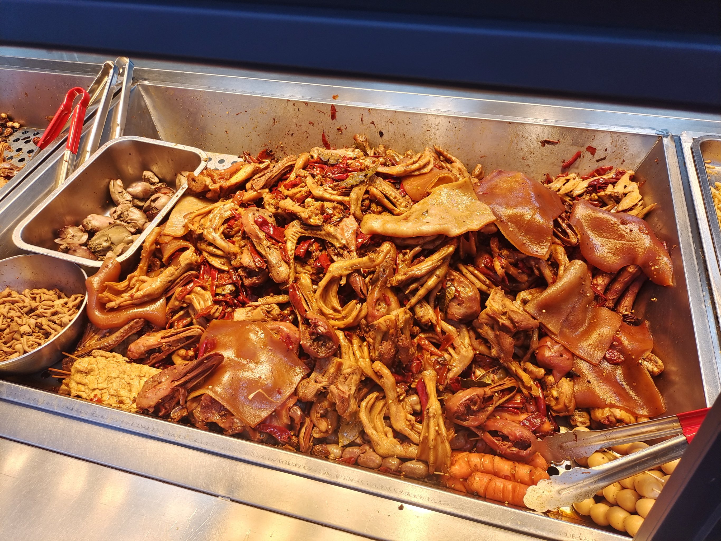 哪里有學(xué)鹵味的？想開店就得學(xué)真技術(shù)，一鍋老鹵才能熬出穩(wěn)定生意！