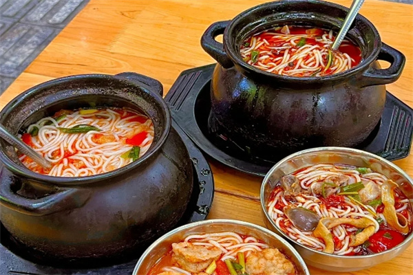 正宗罐罐米線哪里學(xué)？做法簡單味道正，擺攤開店都能輕松起步！