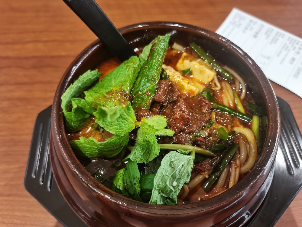 想開個(gè)米線店去哪里學(xué)？湯底香味是靈魂，學(xué)到真技術(shù)輕松開店不踩坑！