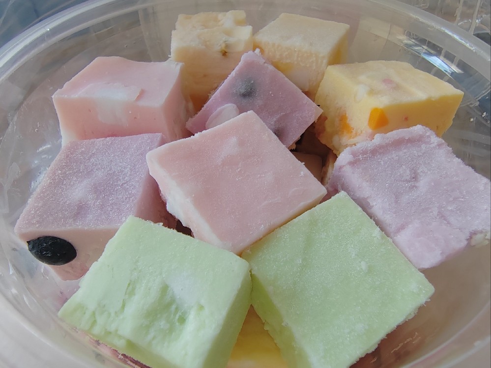 炒酸奶的制作方法學(xué)會后好賣嗎？街邊擺攤常見問題一次講清楚