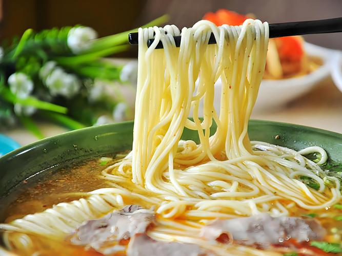 南陽有哪里教學拉面？學拉面哪家靠譜，廚仟藝幫你輕松上手！