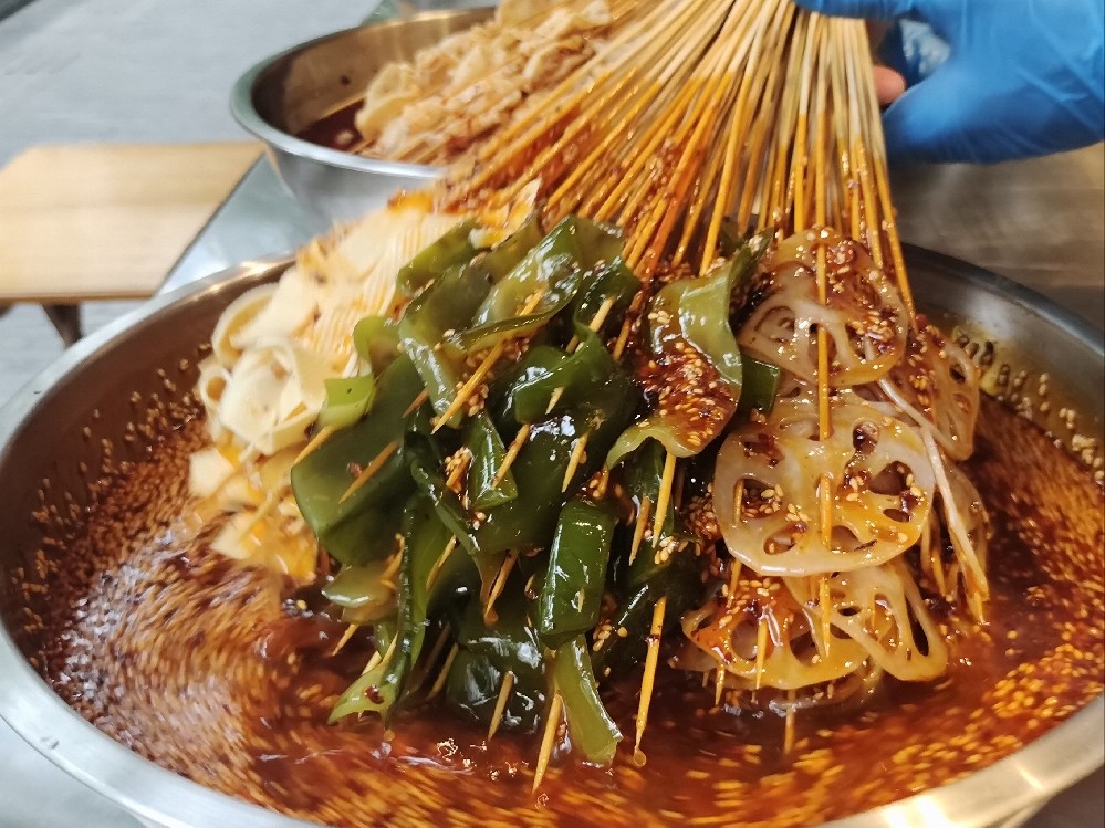 麻辣串的做法及配料詳解，從調味到出鍋新手也能學會全流程