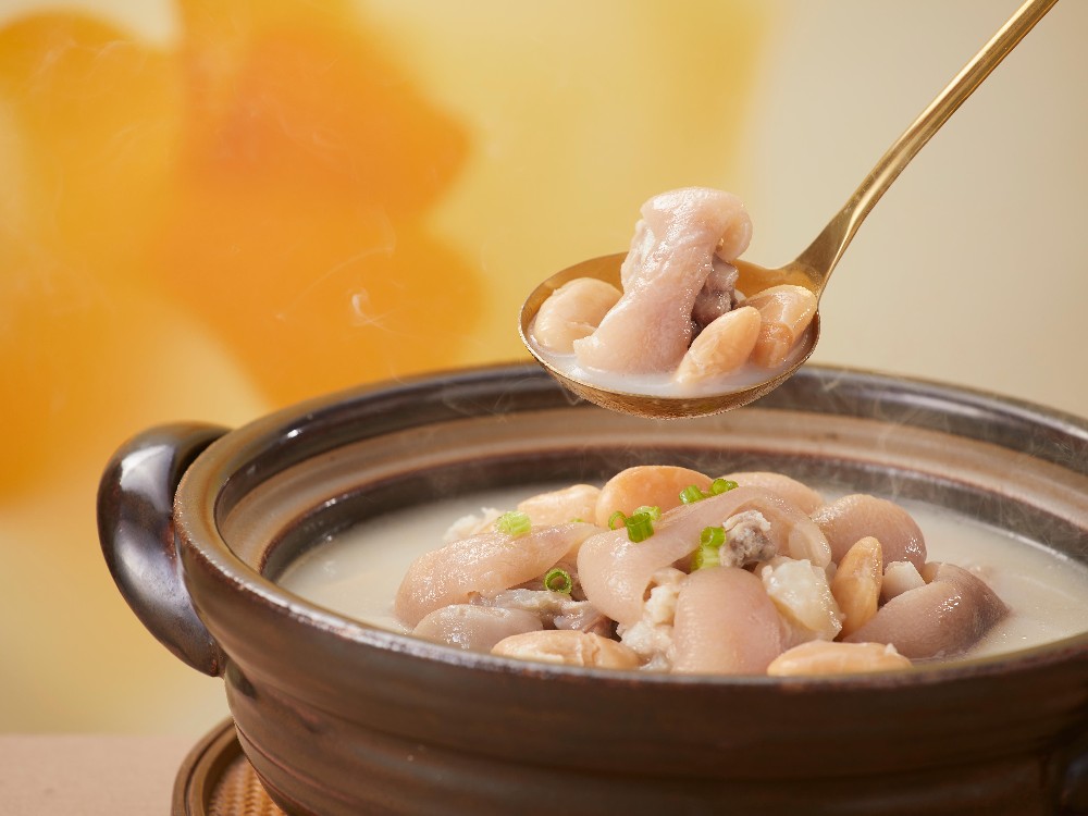 四川正宗蹄花的做法難不難？學(xué)會(huì)關(guān)鍵細(xì)節(jié)，普通人也能穩(wěn)穩(wěn)做出老味道！