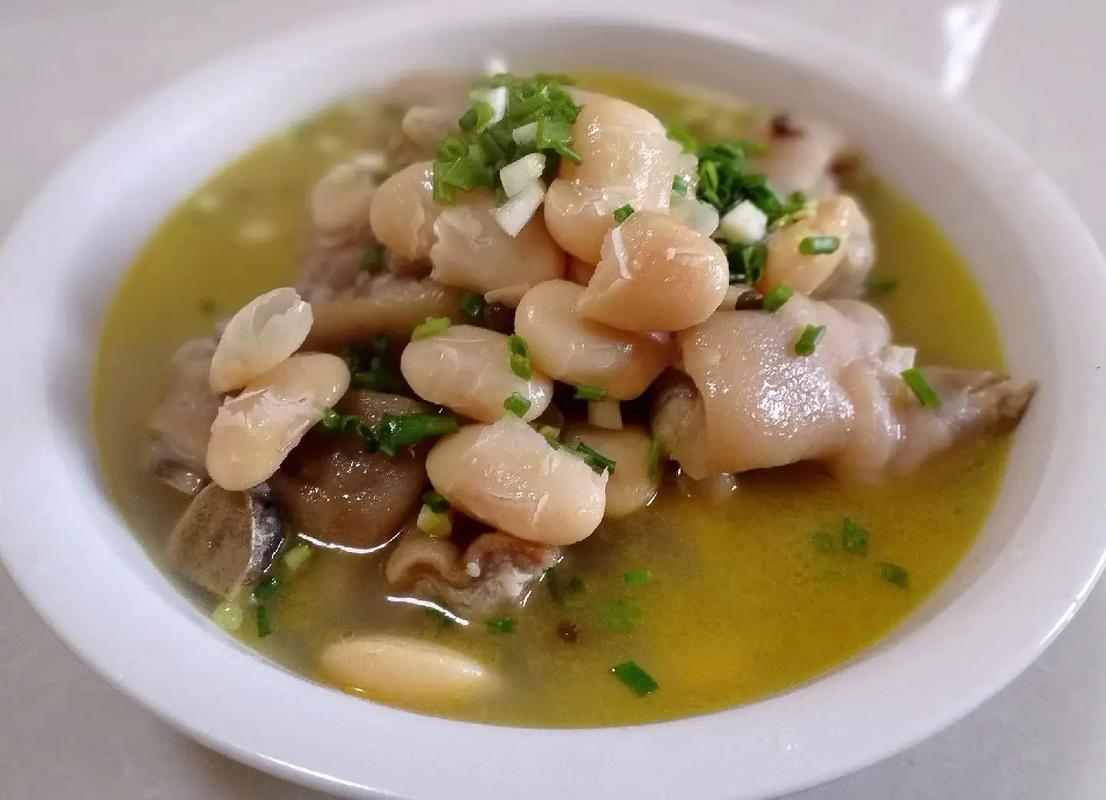 四川正宗蹄花的做法難不難？學(xué)會(huì)關(guān)鍵細(xì)節(jié)，普通人也能穩(wěn)穩(wěn)做出老味道！